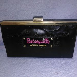 Cute Betsey Johnson Wallet/Clutch@